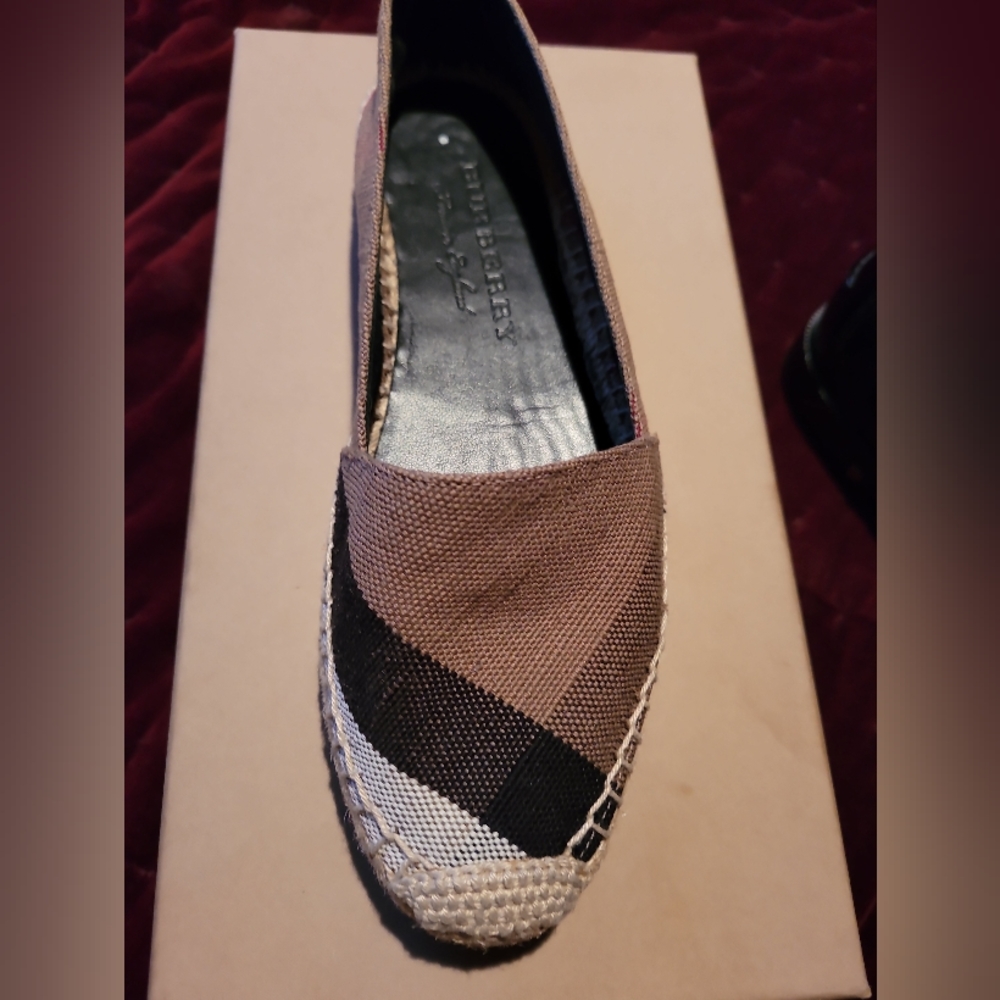 New Burberry Hodgeson Check Espadrille Flats Size 6.5